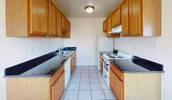 3rd image of 1085 S Van Ness Ave APT 205