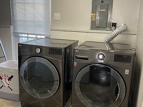 4th image of 4706 Fairlake Ln