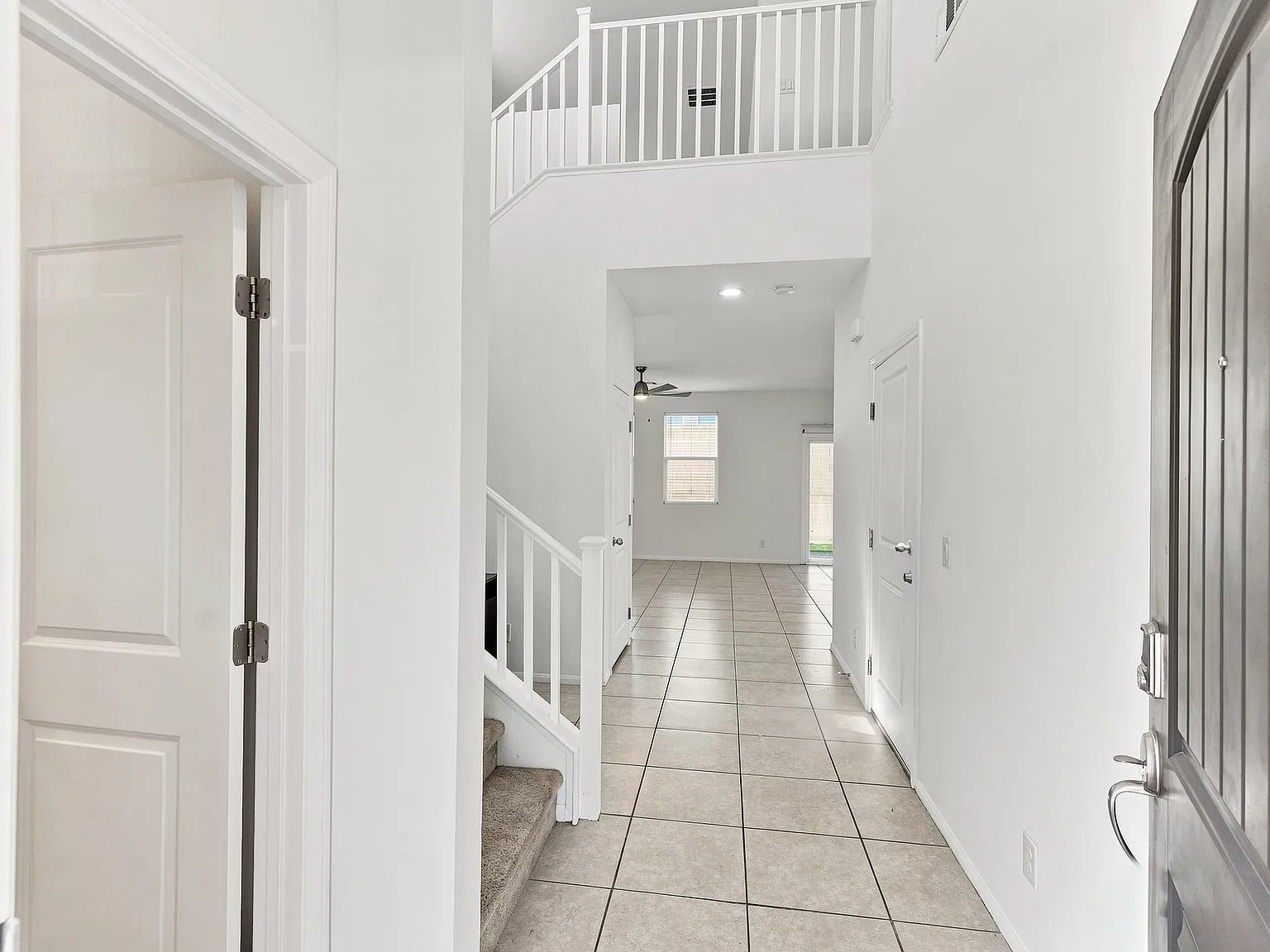 3 bed, 3.0 bath, 1943 sqft, $2,195 — Photo 3