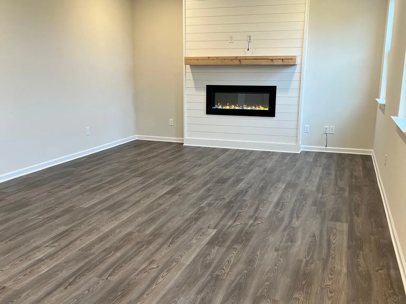 3 bed, 2.5 bath, 2243 sqft, $2,400 — Photo 4