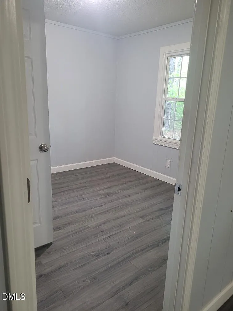 2 bed, 1.0 bath, $950 — Photo 4