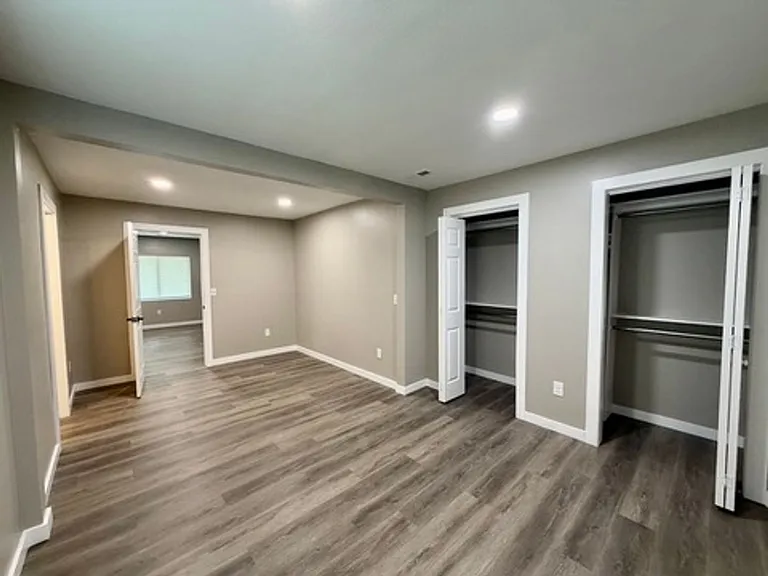 1755 S Greenwood Ave — Photo 5