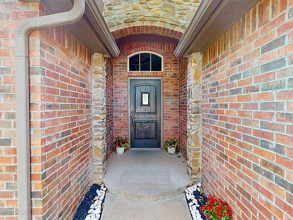 4th image of 3017 Buckland Rd