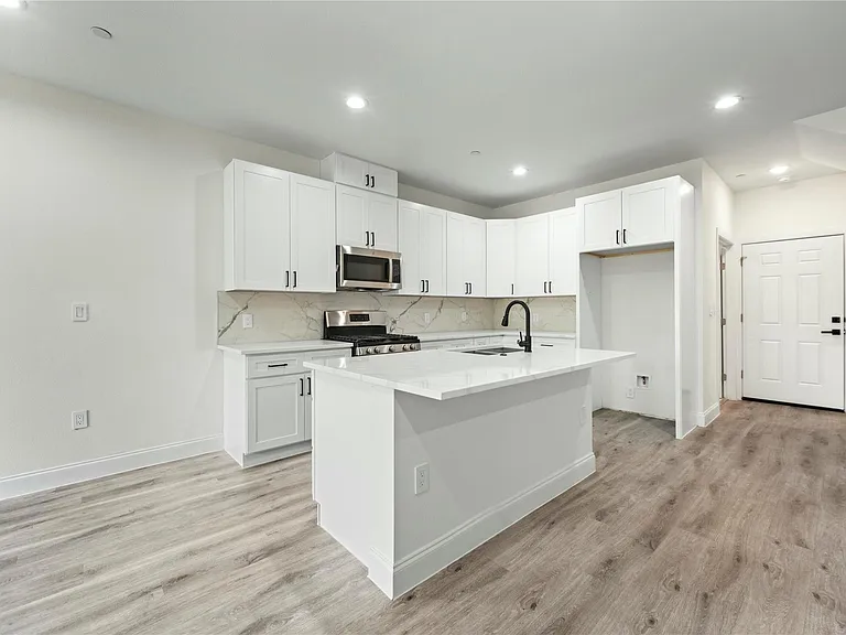 6238 Dewitt St — Photo 9