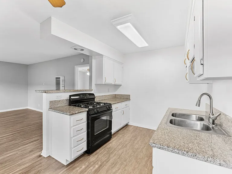 Northwind Apartments — Photo 8