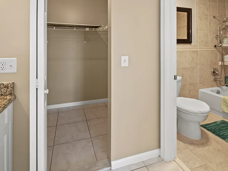 1421 NW 20th Ave #204 — Photo 19
