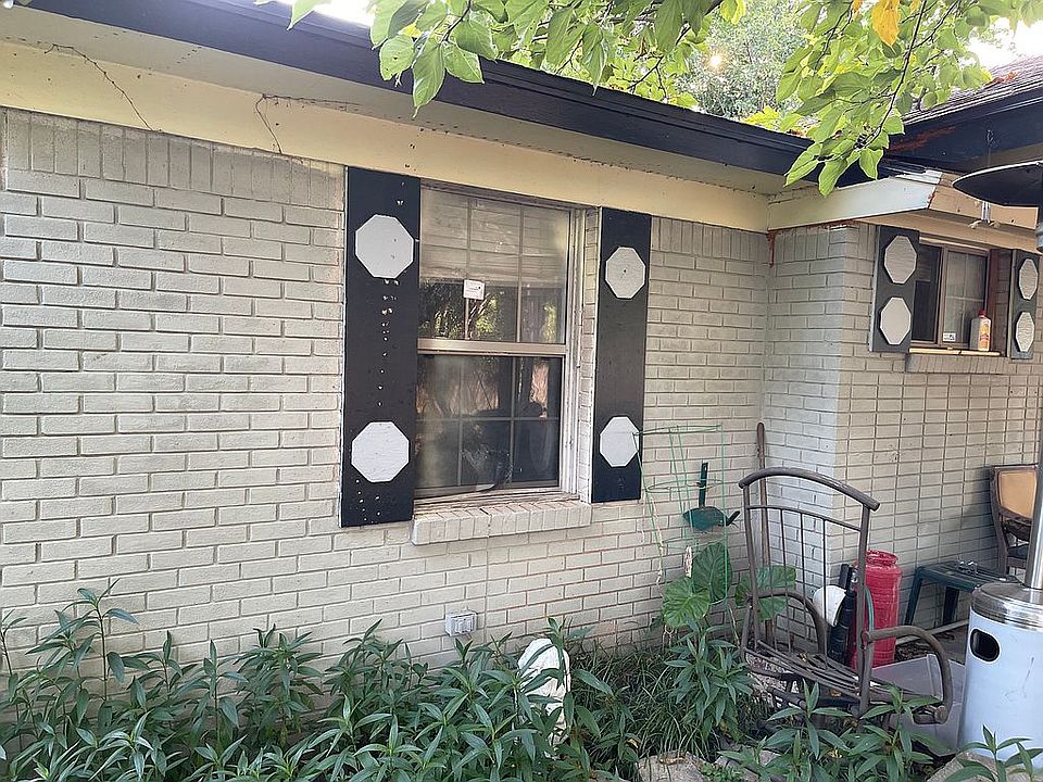 2nd image of 2626 Brady Ln