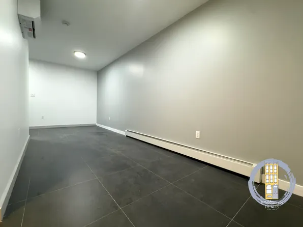 481 Chauncey Street image 20 of 28