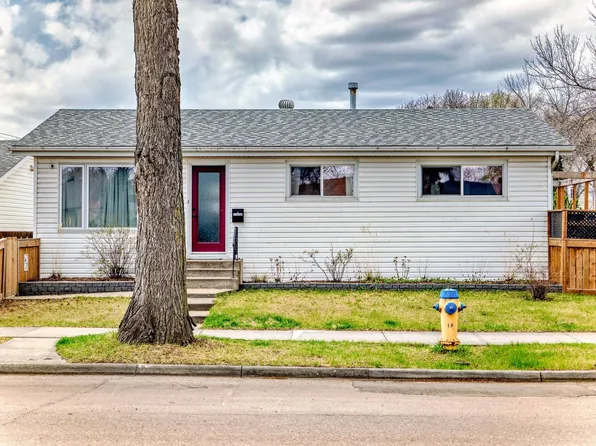 11052 151st St NW, Edmonton, AB T5P 1W3