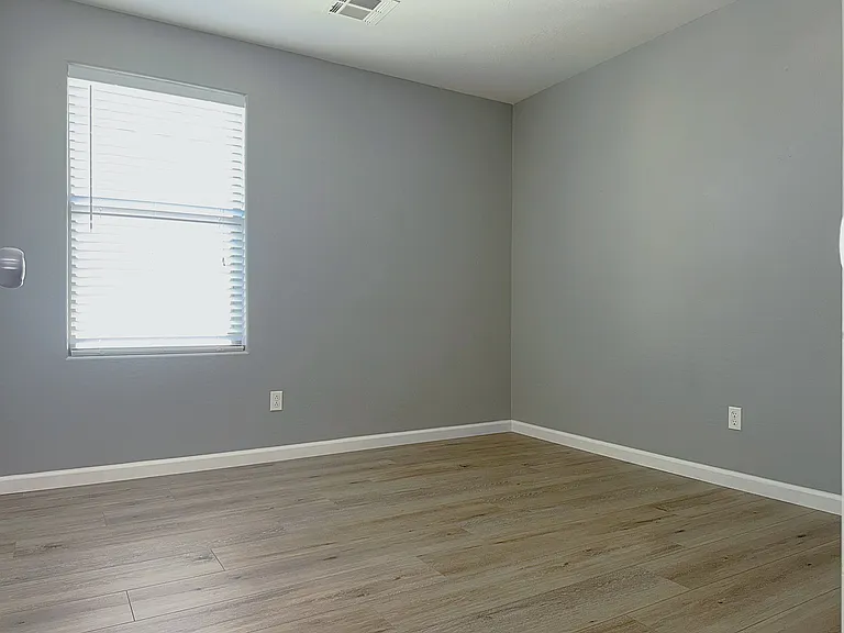 4056 E Devon Dr — Photo 17