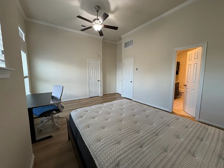 2707 Shadybrook Meadow Dr — Photo 3