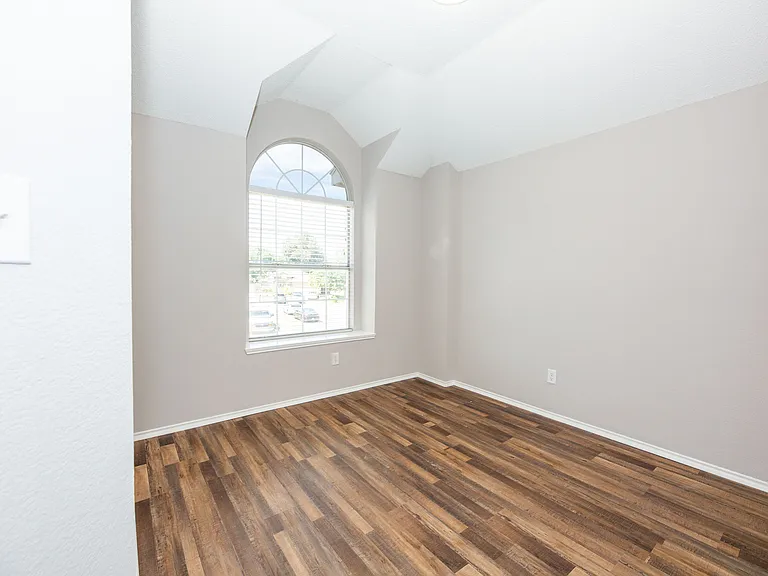 6718 Scarlet Dr — Photo 28