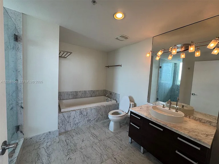 244 Biscayne Blvd #702 — Photo 8