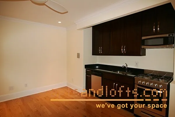 Rented by aptsandlofts.com | media 11