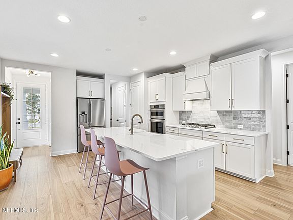 5th image of 133 SEABROOK VILLAGE Avenue