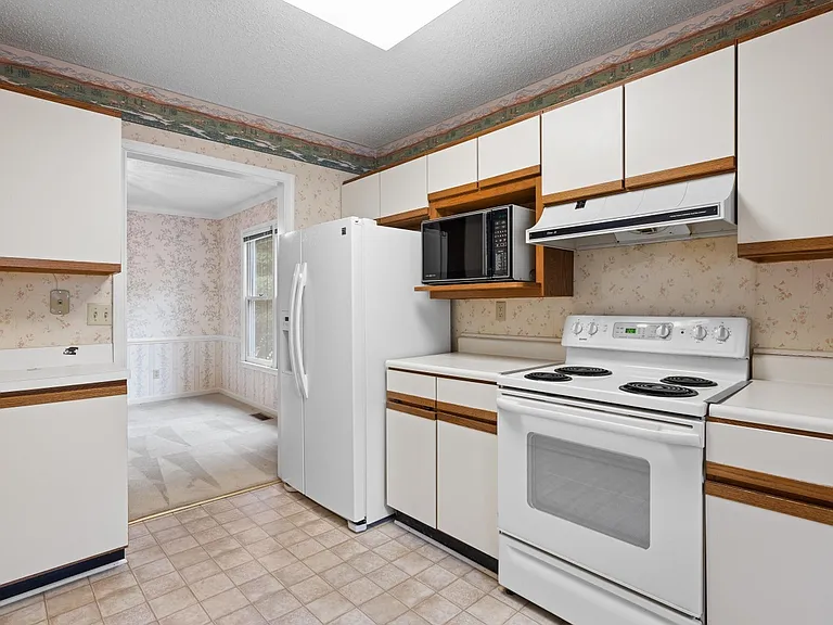 1184 Partridge Ln #1 — Photo 6