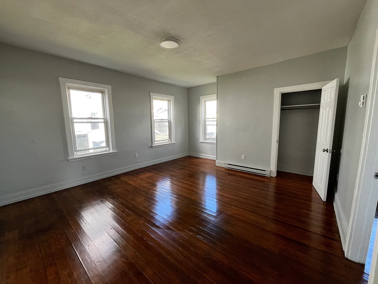 1 bed, 750 sqft, $1,300 — Photo 3