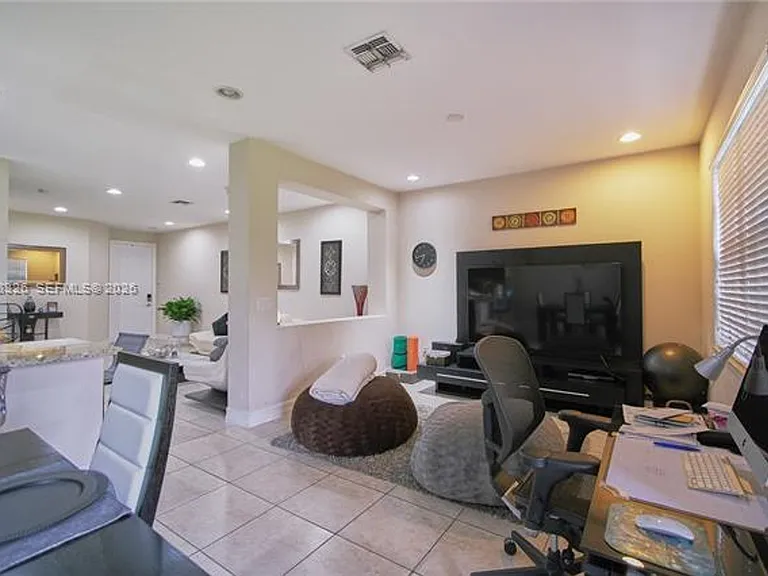 129 Riverwalk Cir E #Townhouse 129 — Photo 8