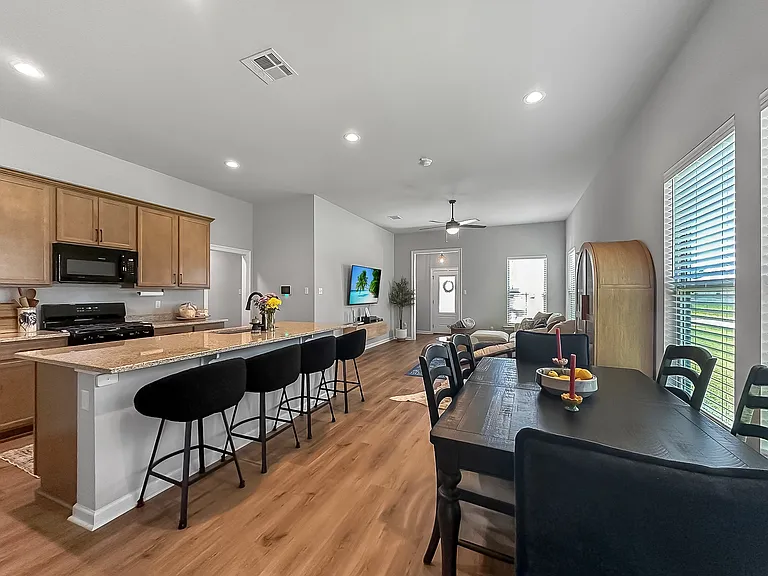 125 Headland Dr — Photo 4