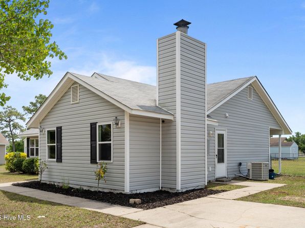 308 Dayrell Drive, Hubert, NC 28539