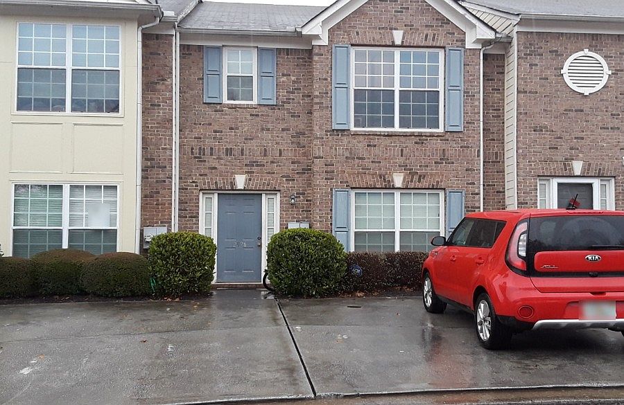 1st image of 2826 Parkway Close