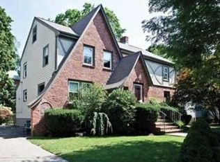 290 Beverly Rd, Brookline, MA 02467