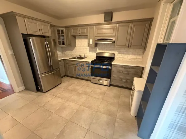 12 Summit Ave #16-2B, Elmwood Park, NJ 07407