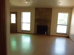 3014 NE Lancaster Ln, Lawton, OK 73507