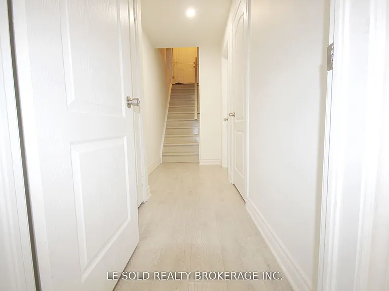 7 Pear Blossom Way #BASEMENT — Photo 2