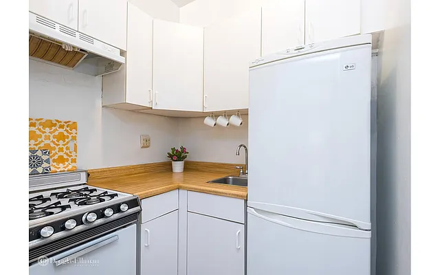 Sold by Douglas Elliman | media 3