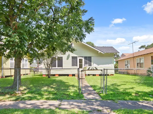 3222 Illinois St, Baytown, TX 77520
