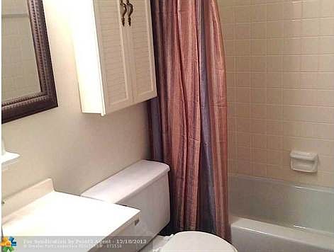5th image of 2100 NE 38th St APT 142