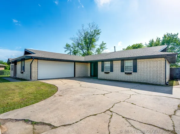 1331 Whispering Hills St, Ada, OK 74820