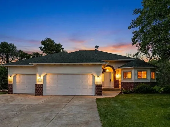 1505 14th St SE, Forest Lake, MN 55025