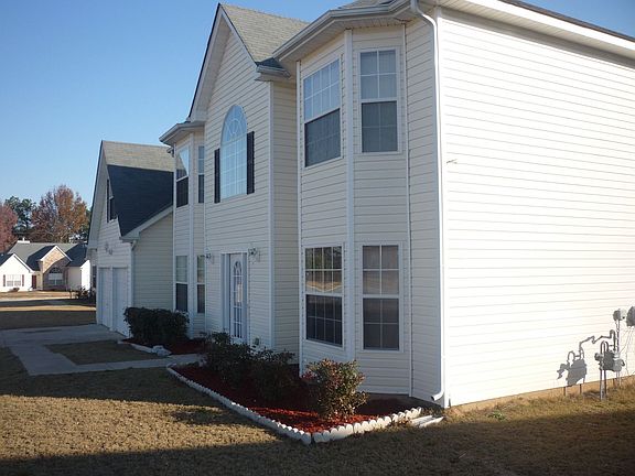 4th image of 1671 Village Place Cir NE