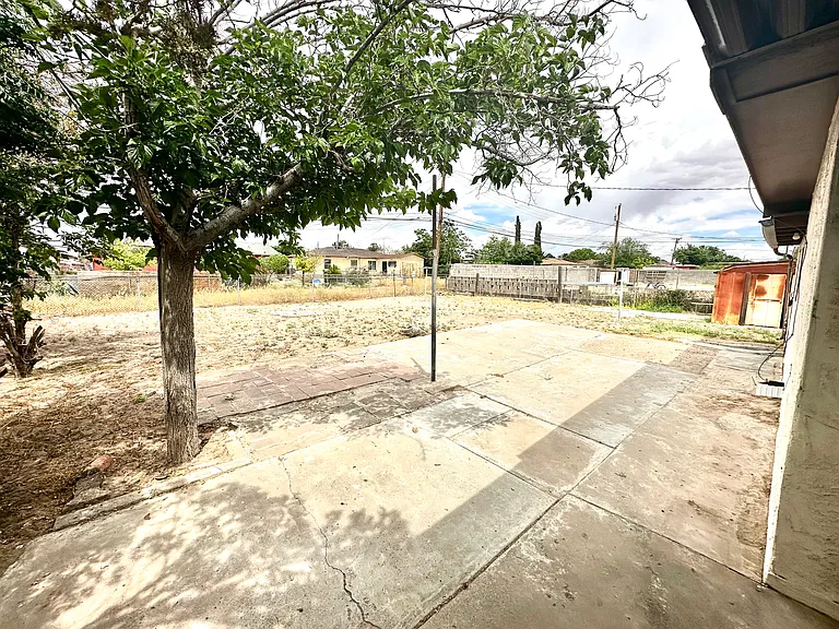 7505 Acapulco Ave — Photo 31