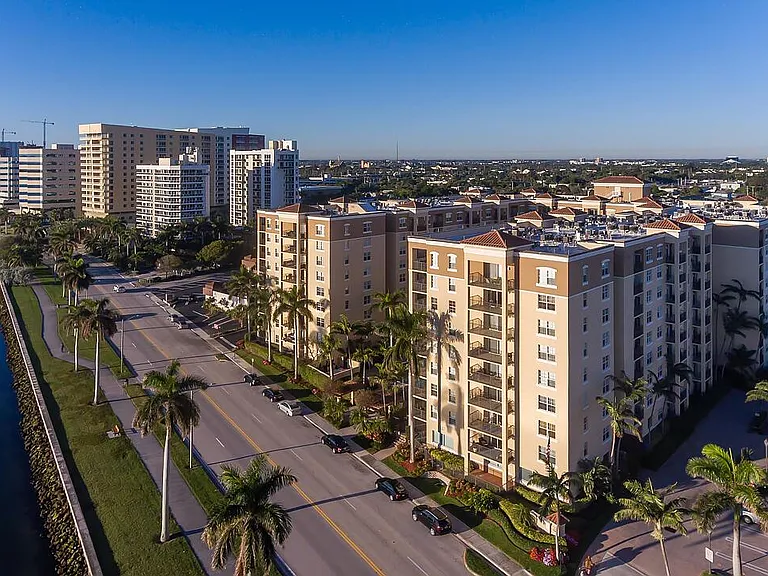 1801 N Flagler Dr #818 — Photo 47