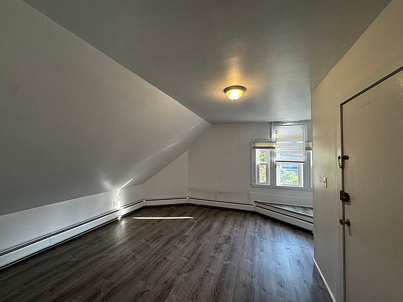5th image of 205 Highland Ave APT 5