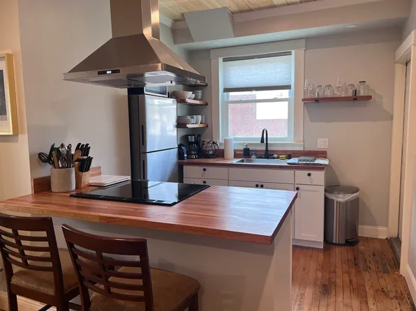 696 Congress St APT 2, Portland, ME 04102