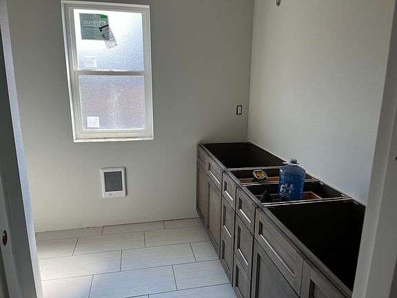 5th image of 3202 Meridian St
