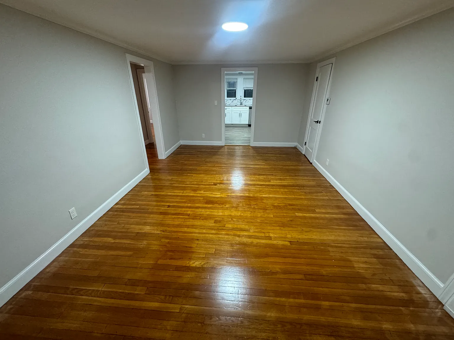2 bed, 1100 sqft, $2,650 — Photo 3