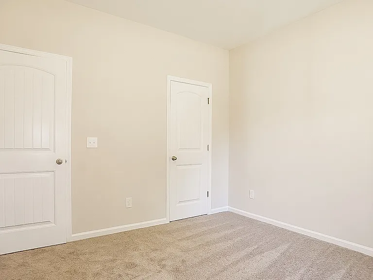 360 Bainbridge Dr — Photo 13