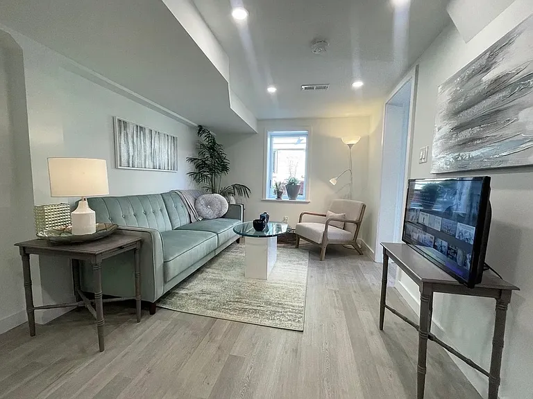 5010 Massachusetts Ave NW — Photo 14