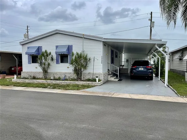 34648 Camphor Dr N, Pinellas Park, FL 33781