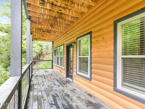 3rd image of 866 Cabin Creek Way