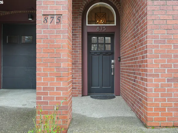 875 N Harbour Dr, Portland, OR 97217