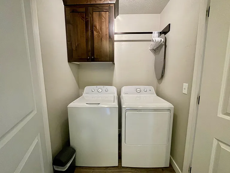371 W Knights Ln — Photo 12