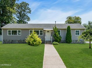 325 Yorktown Dr, Forked River, NJ 08731