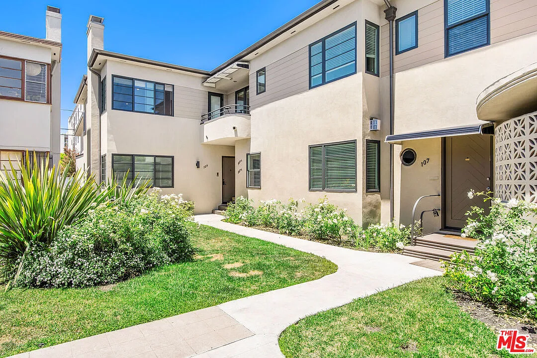 2 bed, 2.5 bath, 1400 sqft, $4,850 — Photo 1