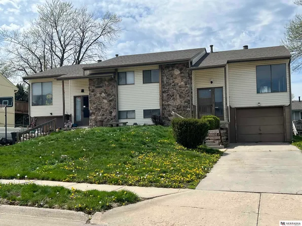 4928 S 98th St, Omaha, NE 68127